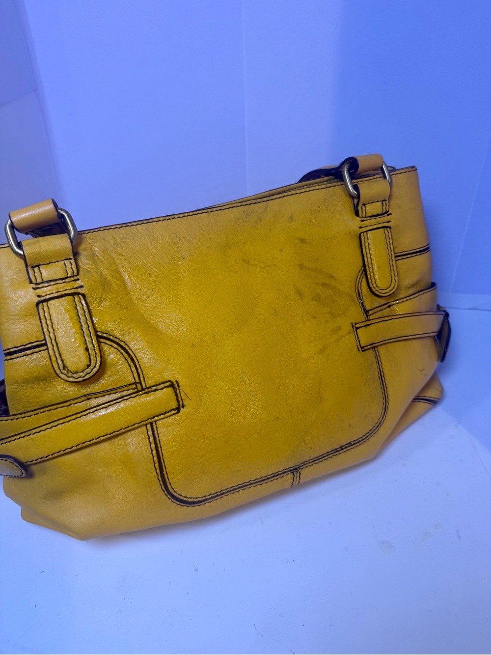Vintage Etienne Aigner Mustard Yellow Leather Shoulder Bag with Aigner Hardware - Picture 3 of 11